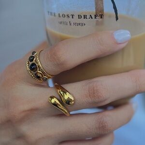 Elegant Women's Ring Set (2 Rings)